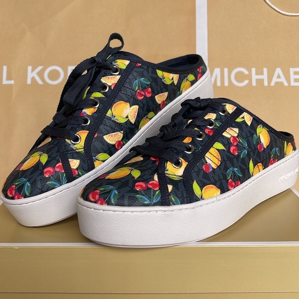 Michael Kors POPPY SLIDE SNEAKERS
FRUIT PAINT MK SIG SM
49T4POFP1Q Platforms - Picture 4 of 16